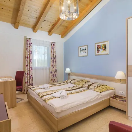 Holiday home Gorgeous Home In Rezanci With Jacuzzi *