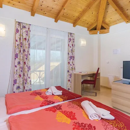 Holiday home Gorgeous Home In Rezanci With Jacuzzi