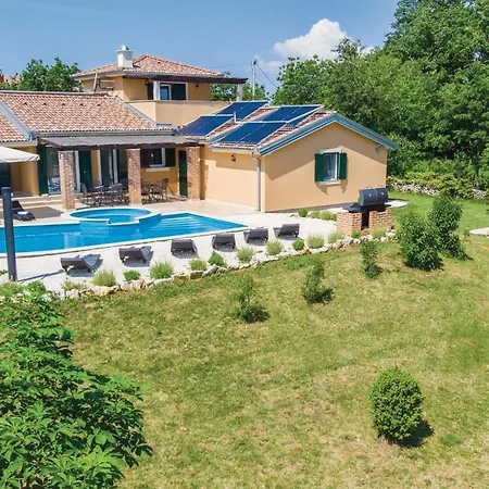 Gorgeous Home In Rezanci With Jacuzzi Rezanci
