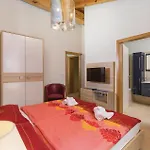 Tatil Evi Gorgeous In With Jacuzzi