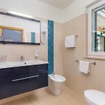 Tatil Evi Gorgeous In With Jacuzzi Režanci