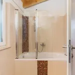 Tatil Evi Gorgeous In With Jacuzzi Režanci