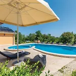 Gorgeous In With Jacuzzi Tatil Evi Režanci