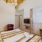 Gorgeous In With Jacuzzi Tatil Evi Režanci