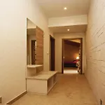 Gorgeous In With Jacuzzi *