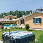 Gorgeous In With Jacuzzi Tatil Evi