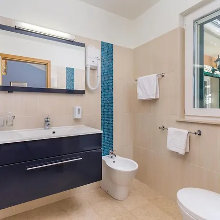 Vakantiehuis Luxurious In Režanci