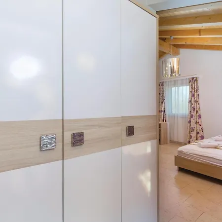 Luxurious In Režanci