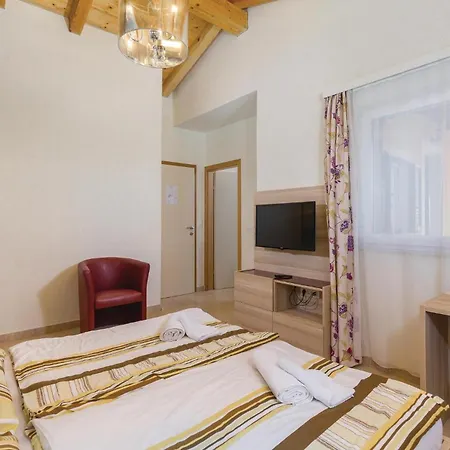 Luxurious In Vakantiehuis Režanci